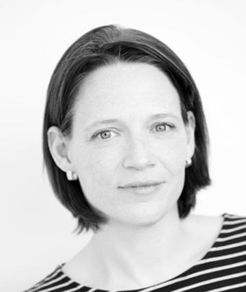 Louise Savic Headshot V2