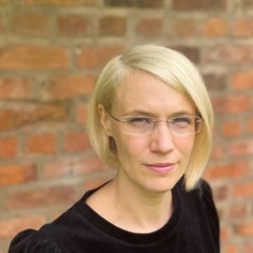 Catherine Hayle Headshot Sq